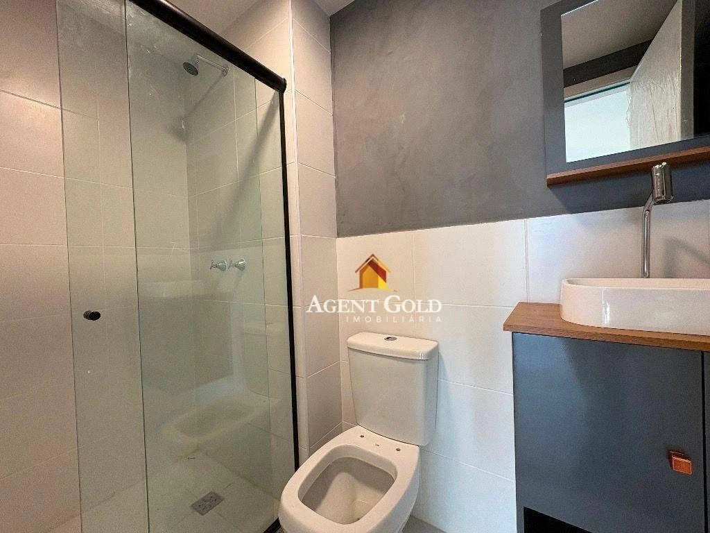 Glass-enclosed balcony in a 3-bedroom apartment, 121 m² — photo 20