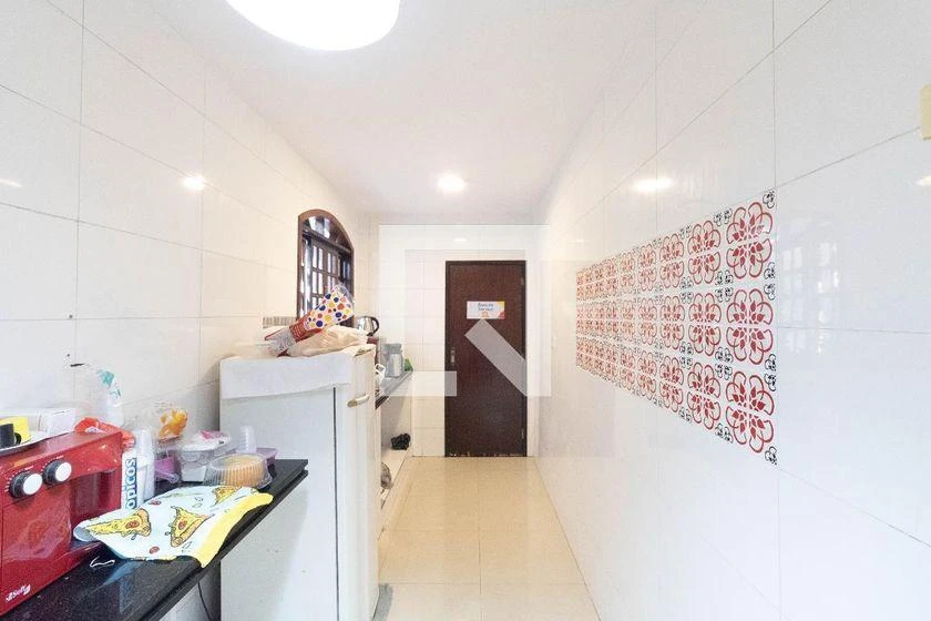 Casa com 3 quartos e 2 banheiros, 160 m² — photo 9
