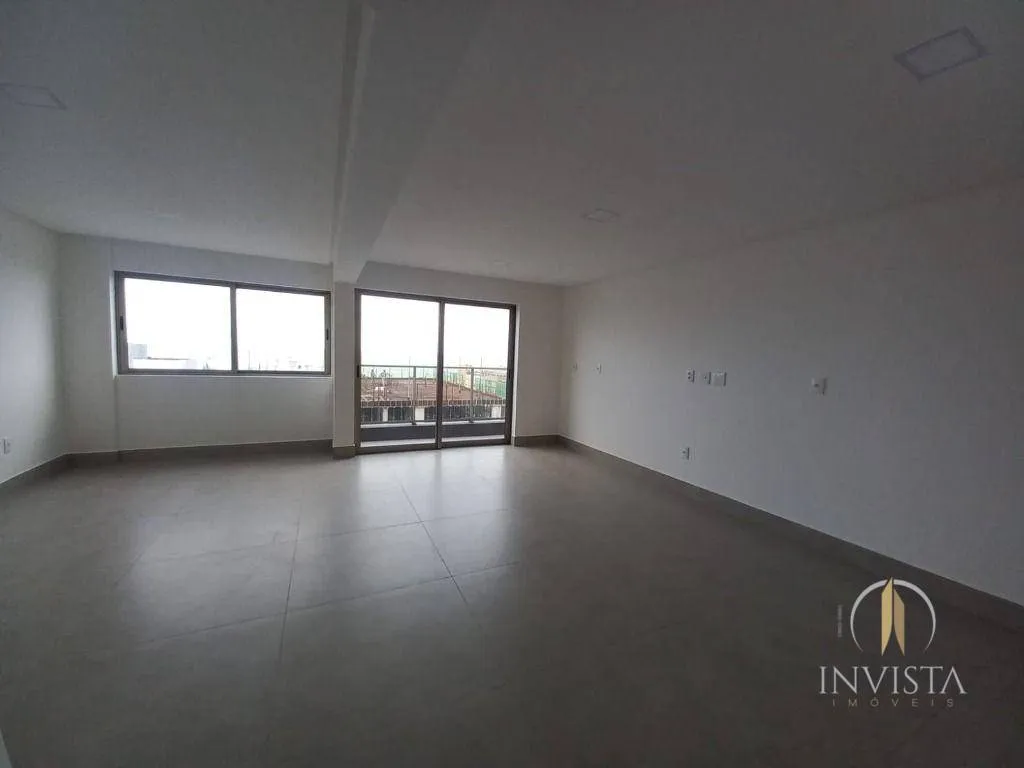 4 en-suite apartment with a balcony, 145 m² — photo 6