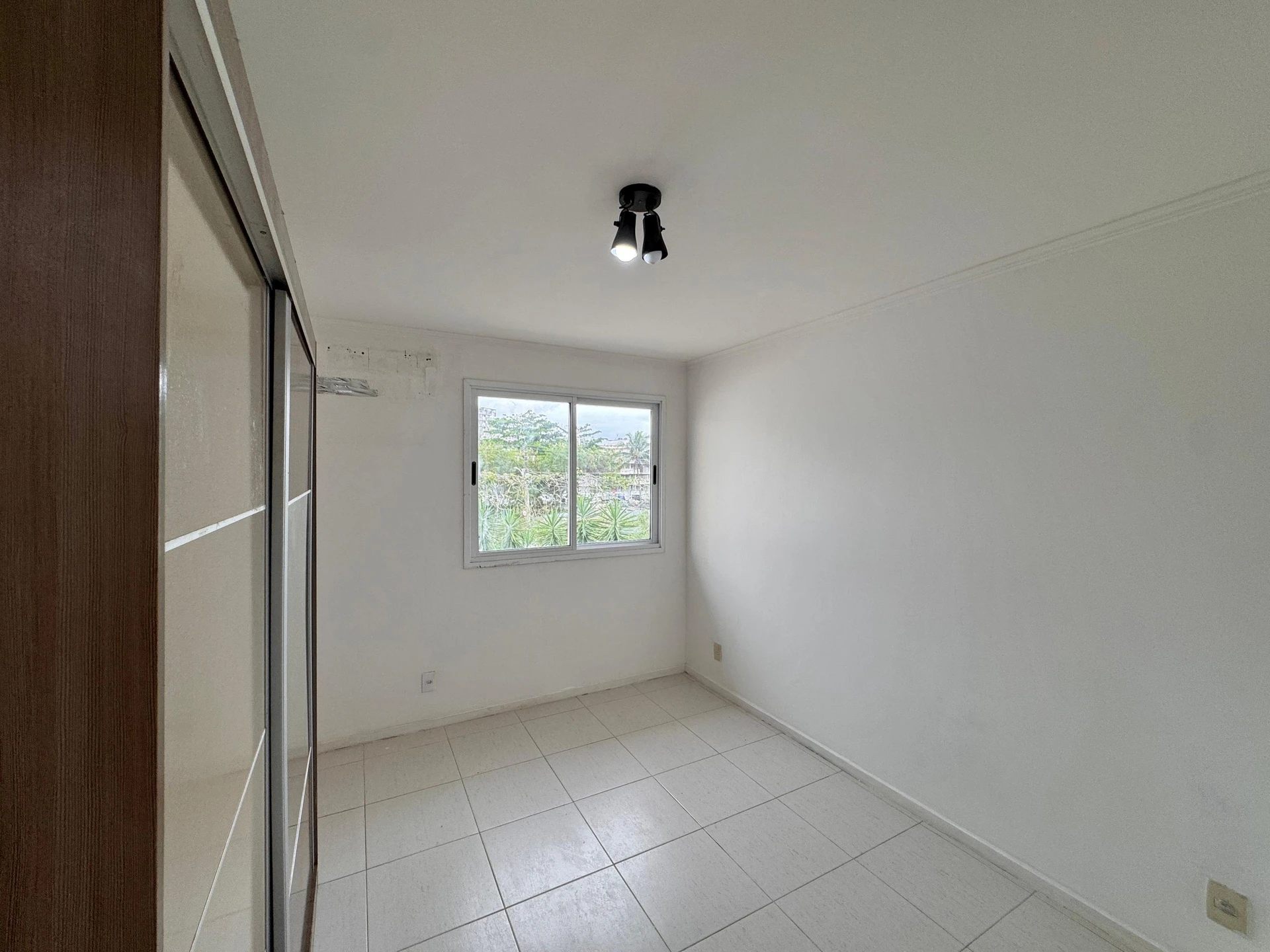 4-bedroom apartment with balcony and private BBQ grill — photo 3