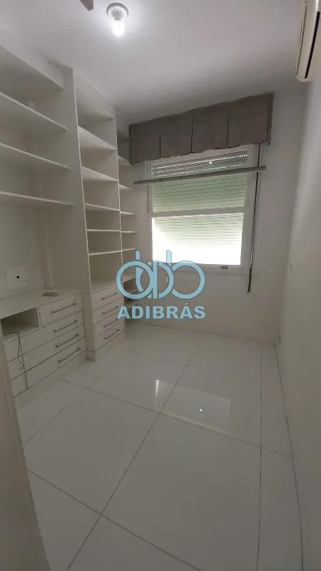 86 m² apartment with a home office and a walk-in closet — photo 21