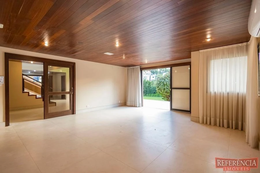 House, 550 m², with a walk-in closet — photo 31