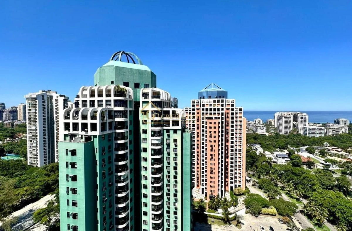 Дуплекс-пентхаус 200 м² з 3 спальнями-сюїтами — photo 32
