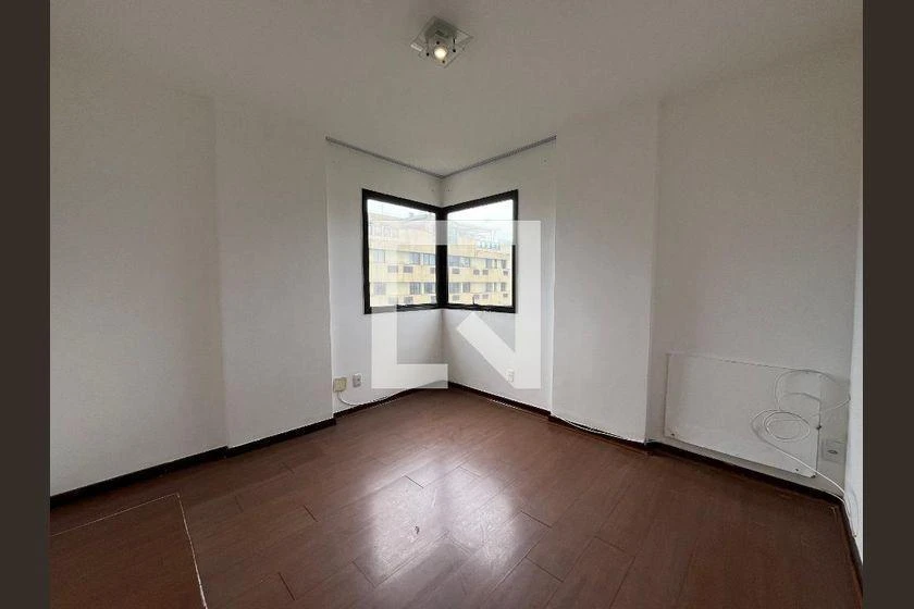 3-bedroom apartment with enclosed balcony and 2 parking spaces — photo 8