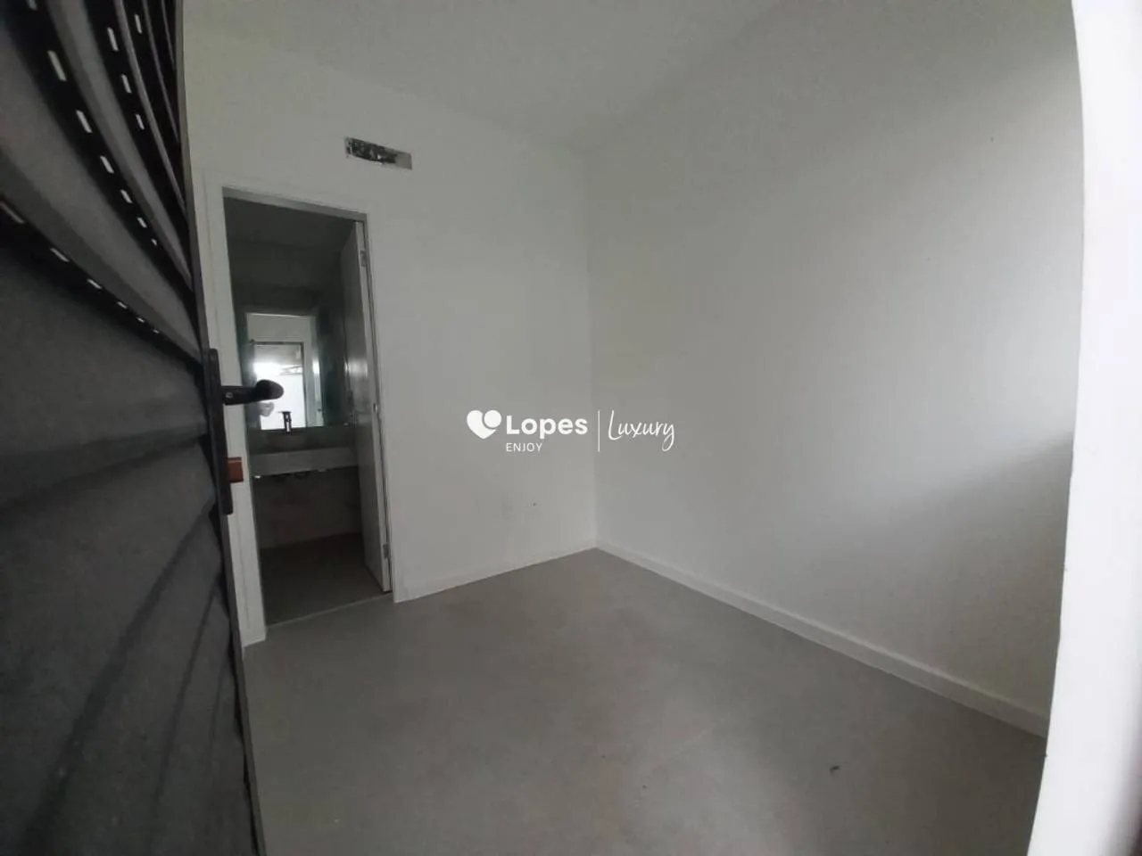 Unfurnished 4-bedroom house with 5 bathrooms and 329 m² — photo 16