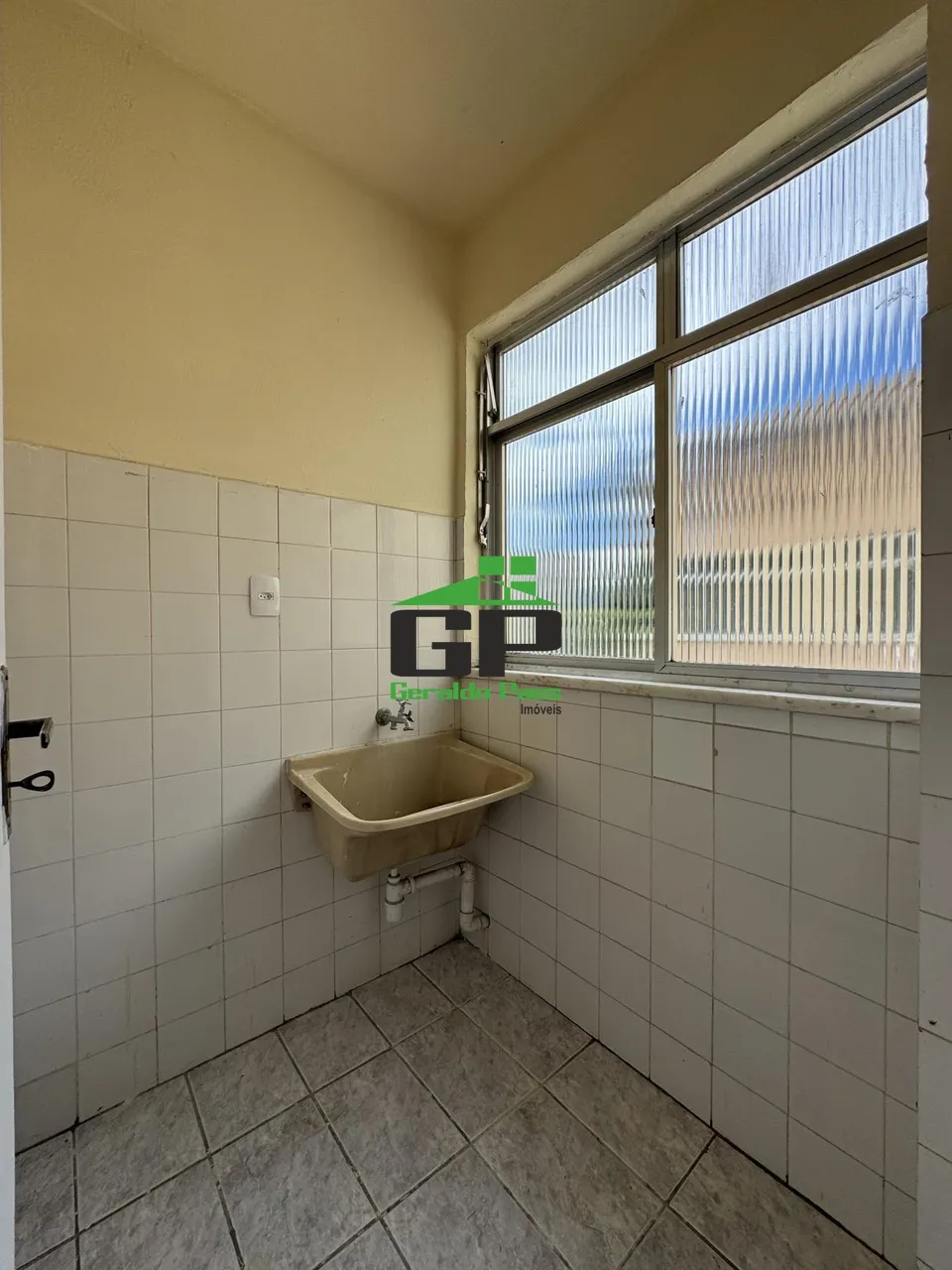 Apartamento de 2 quartos com 1 banheiro e vaga — photo 18