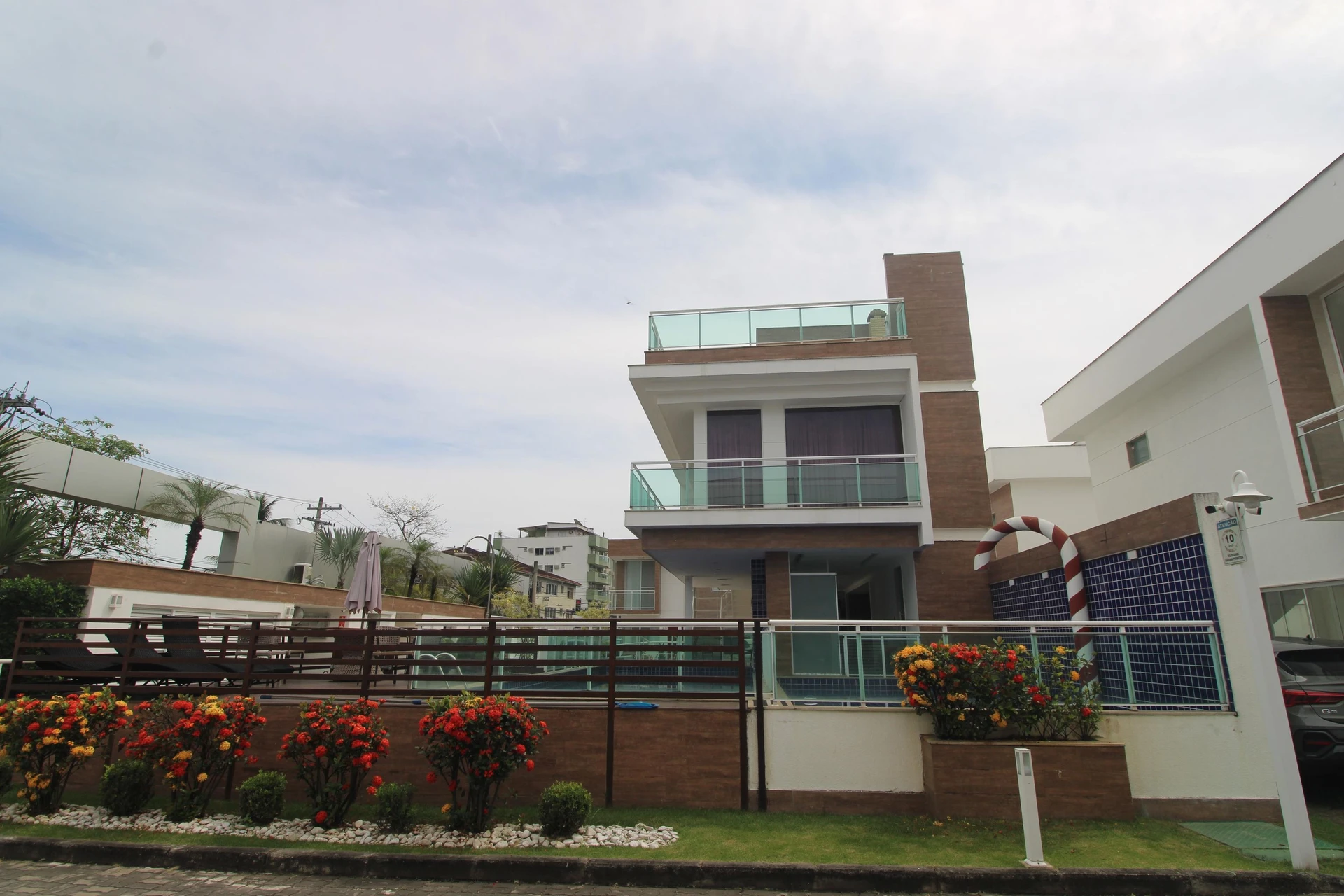 3-bedroom house with a grill on the balcony — photo 14