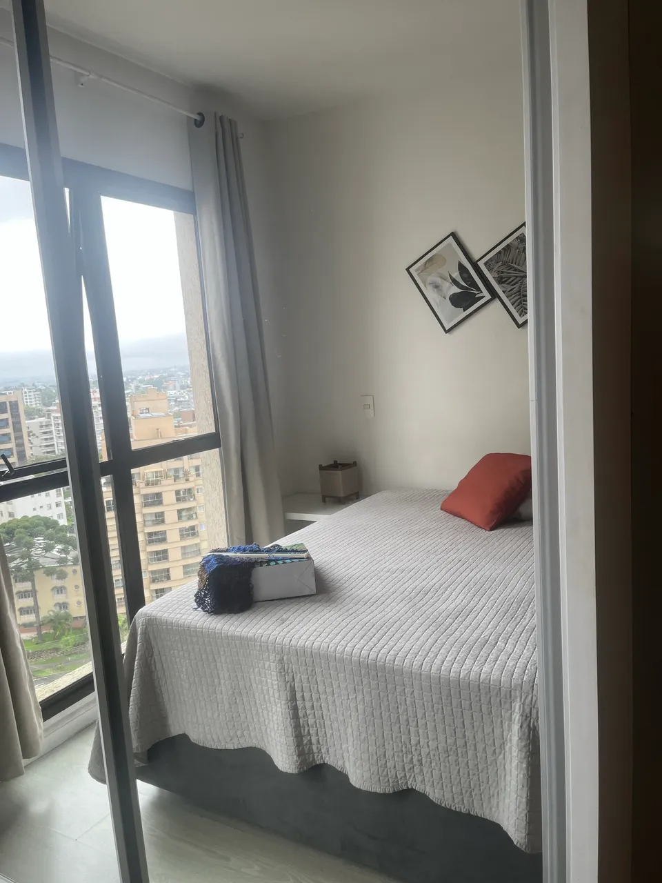Furnished apartment with 1 bedroom and open-plan kitchen — photo 3