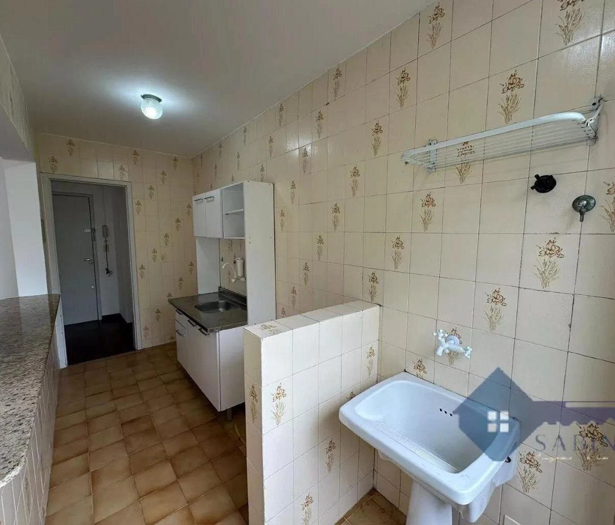 Деревянный пол или ламинат и 1 спальня: квартира 63 м² — photo 14