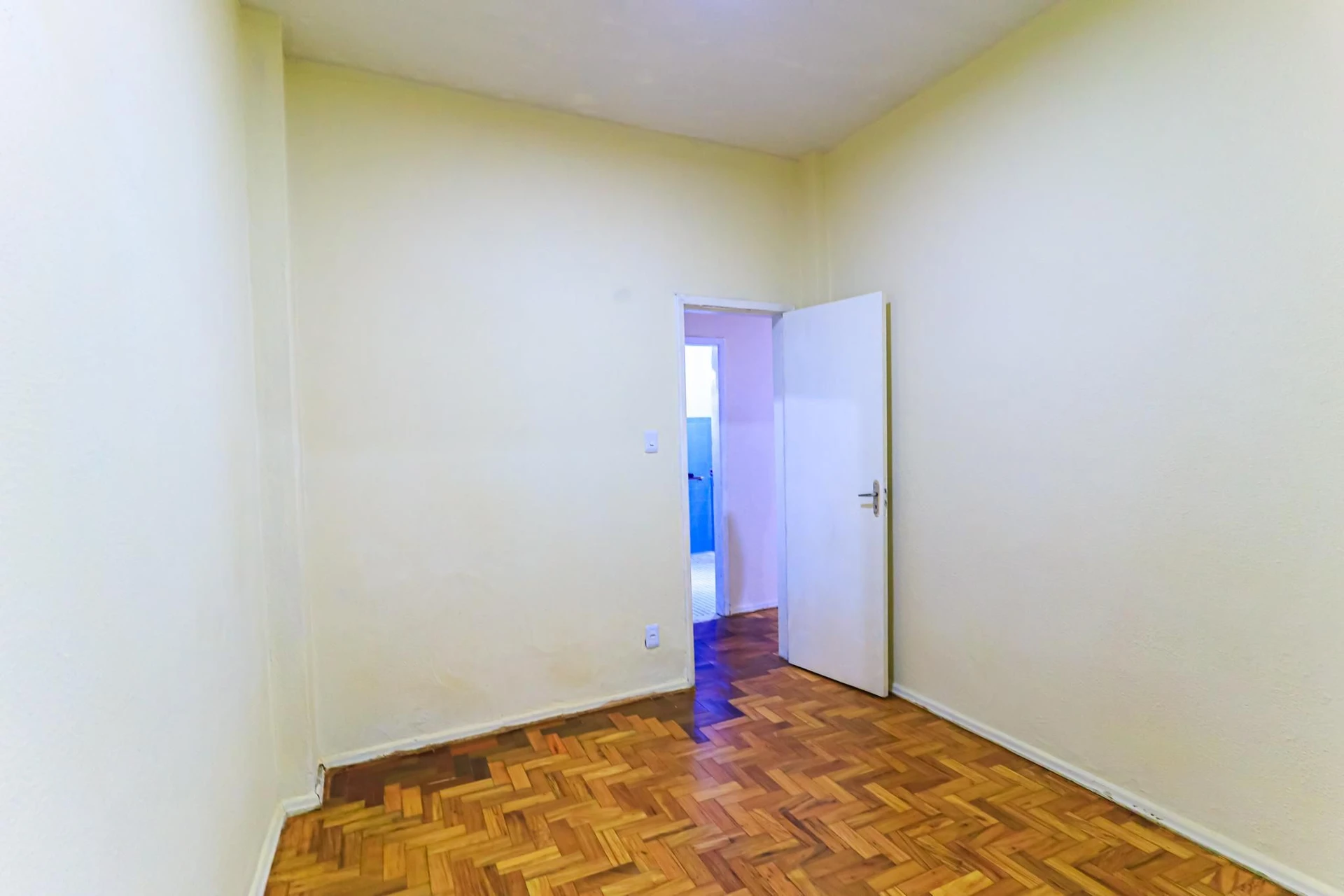 Apartamento de 2 dormitorios con cocina independiente — photo 22