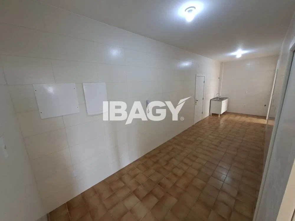 4-bedroom apartment with 1 en-suite and 3 bathrooms — photo 2