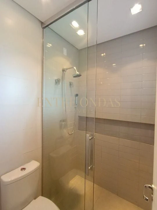Дом с 3 спальнями, 1 сьютом и 250 м² — photo 12