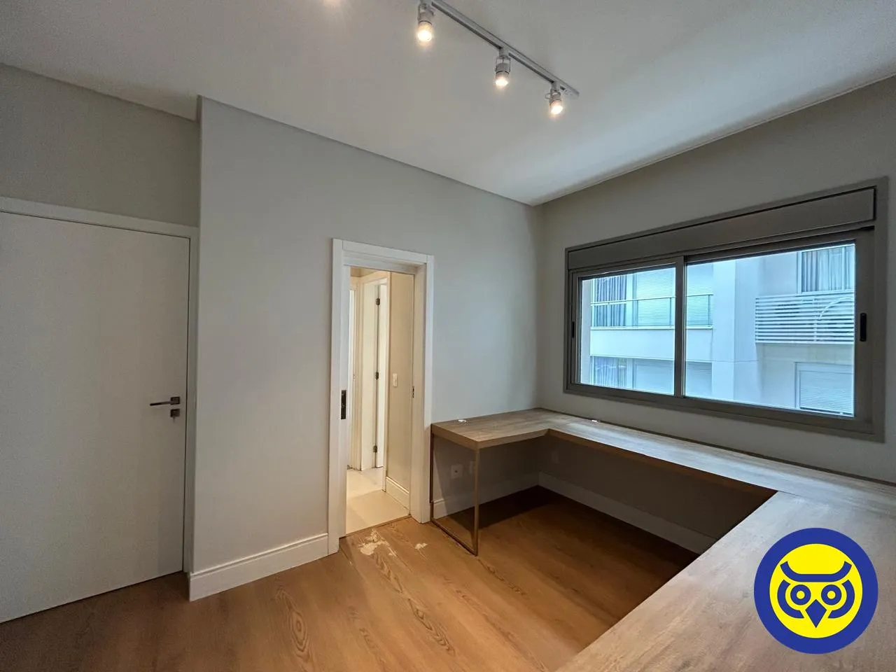 3-bedroom apartment with a water view — photo 17