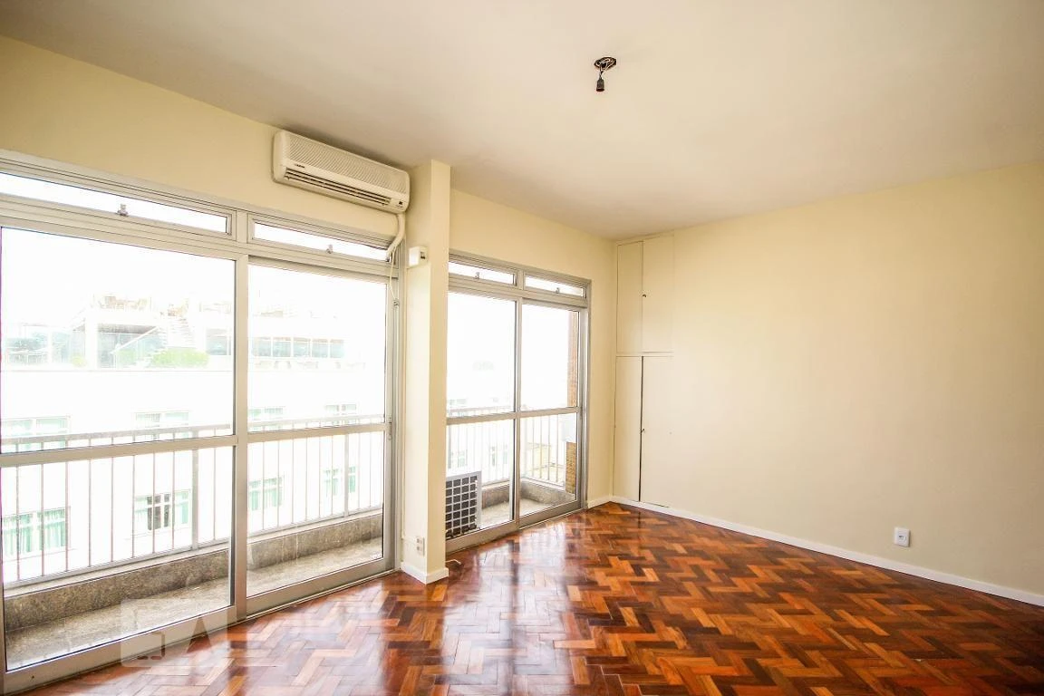 Apartment with 4 bedrooms, 4 baths and 300 m² — photo 31