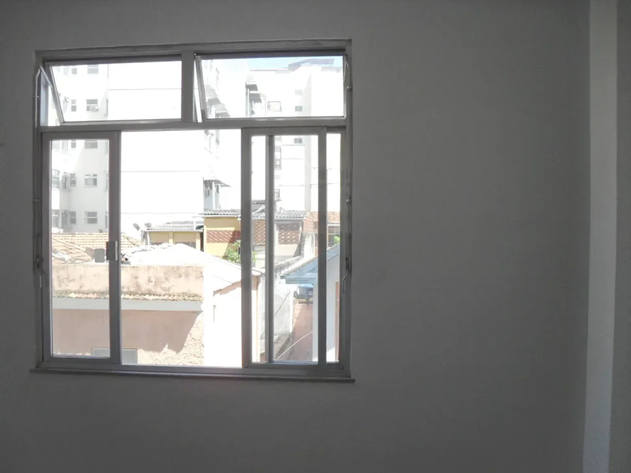 Apartment, 81 m², with wood or laminate floors — photo 9