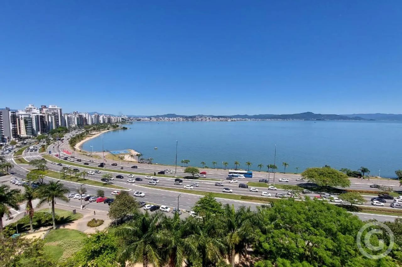 2-bedroom apartment with a water view in Florianópolis