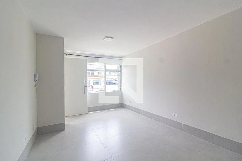 Unfurnished apartment with a private garden and 3 bedrooms — photo 2