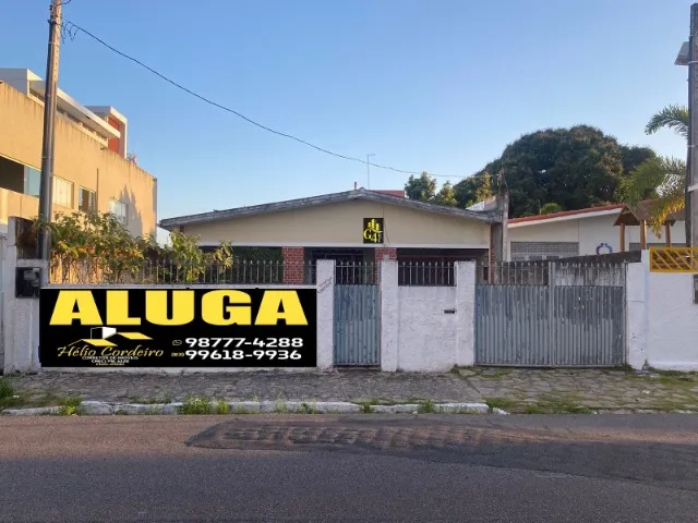 Unfurnished house with 3 bedrooms and 3 bathrooms