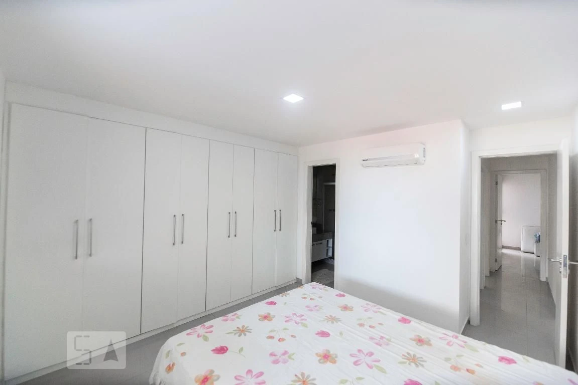 Unfurnished 3-bedroom apartment with a private BBQ — photo 8