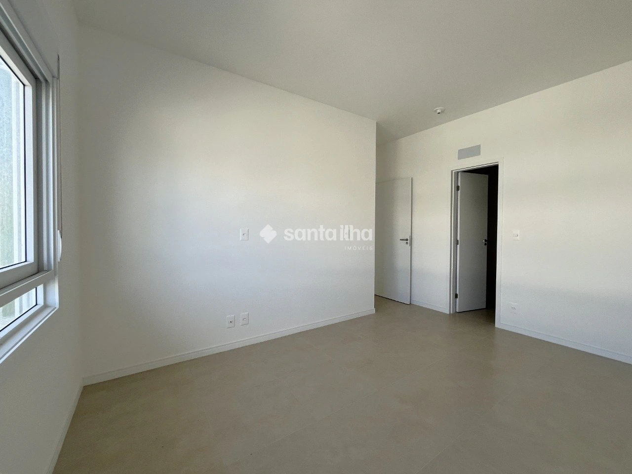 Квартира 170 м² з видом на воду та балконом із грилем — photo 9