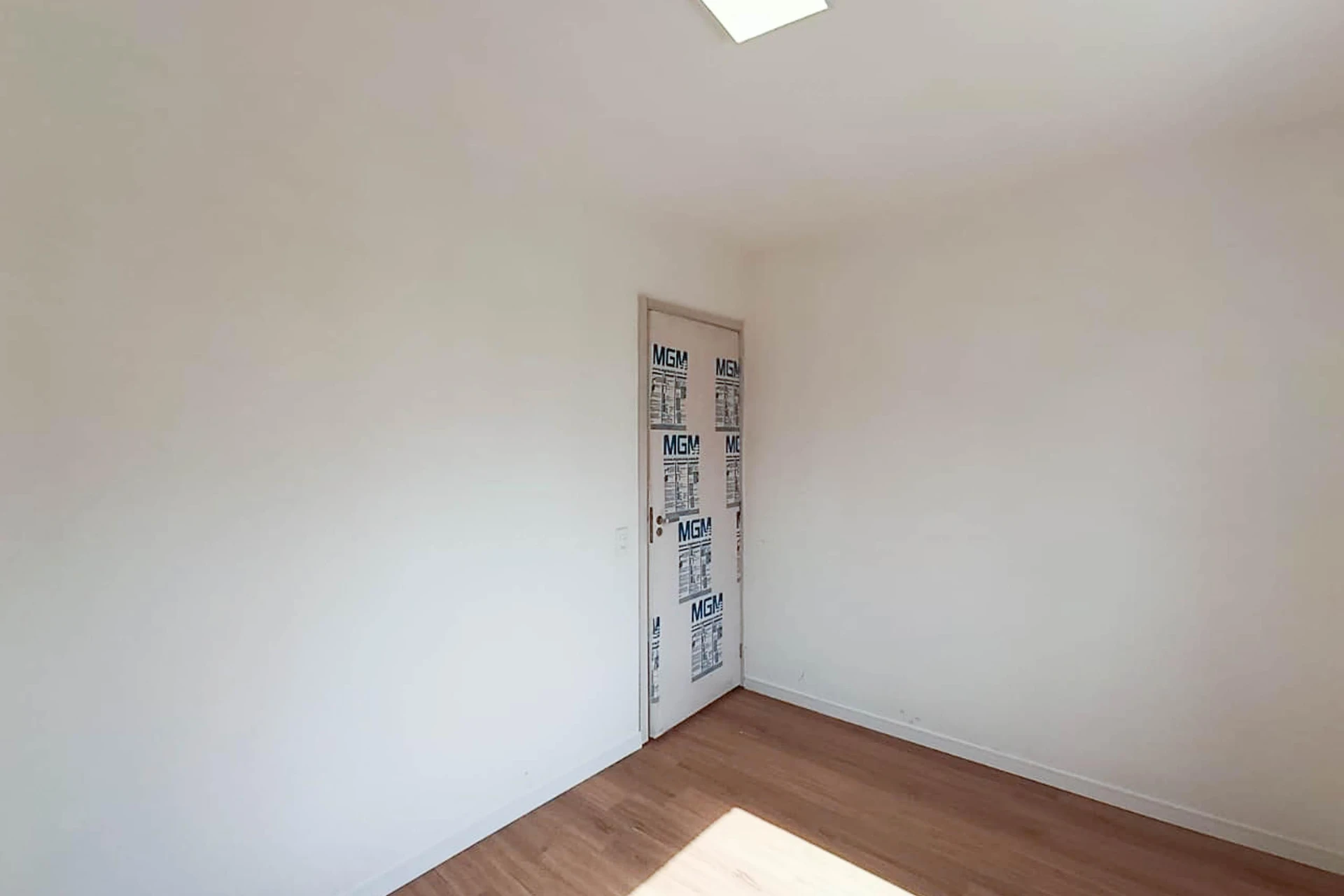 Незмебльована квартира з 2 спальнями, 1 ванною і кухнею окремо — photo 35