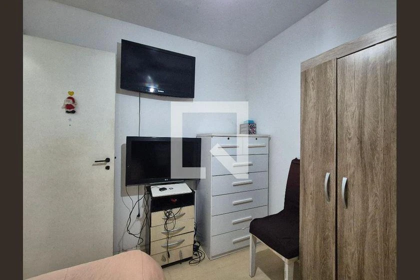 Furnished 3-bedroom apartment with glass balcony — photo 11