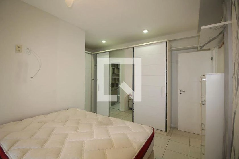 2-bedroom apartment with en-suite and glass balcony — photo 23