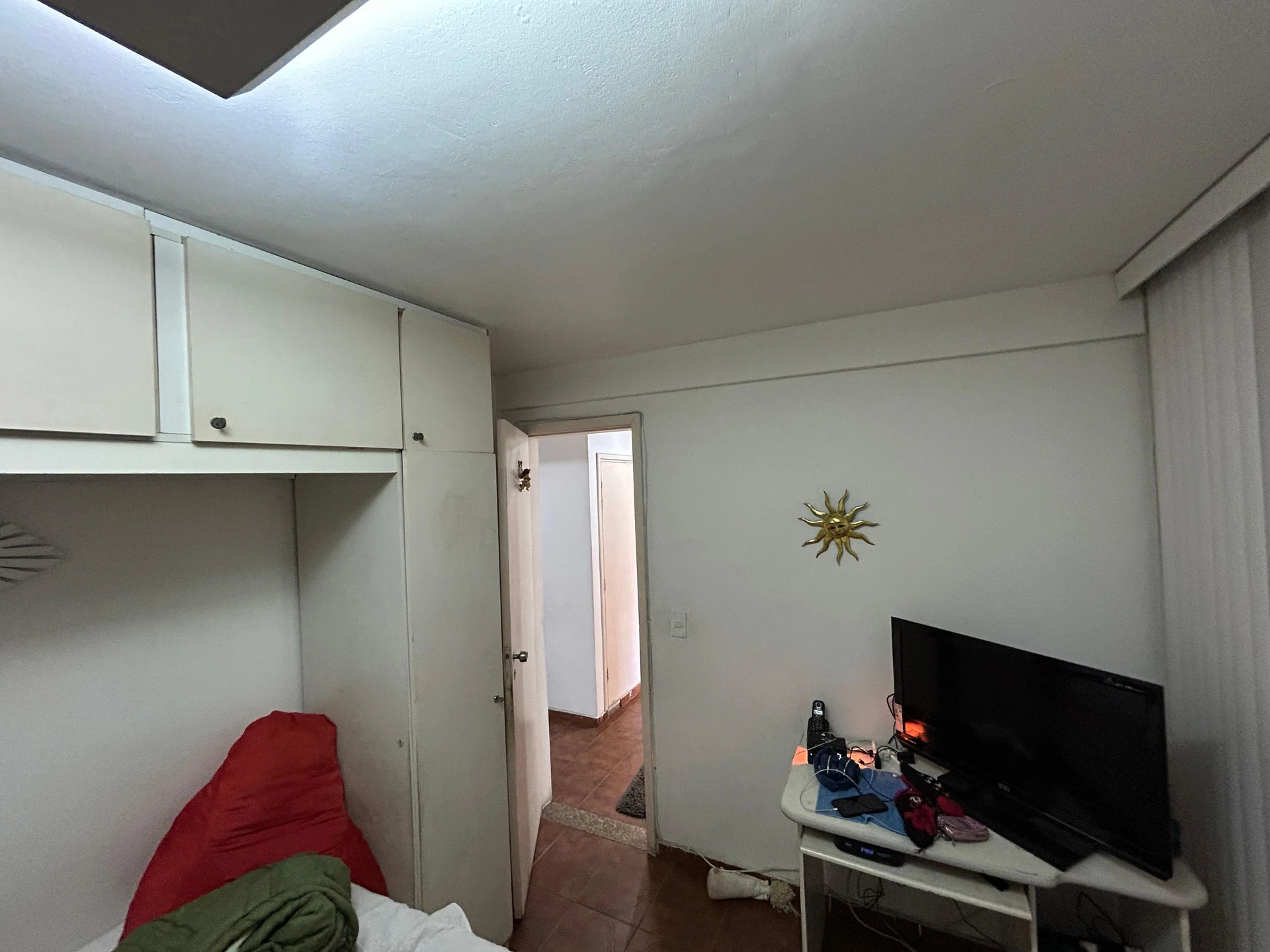 Furnished 4-bedroom rental apartment with 5 parking spaces — photo 3