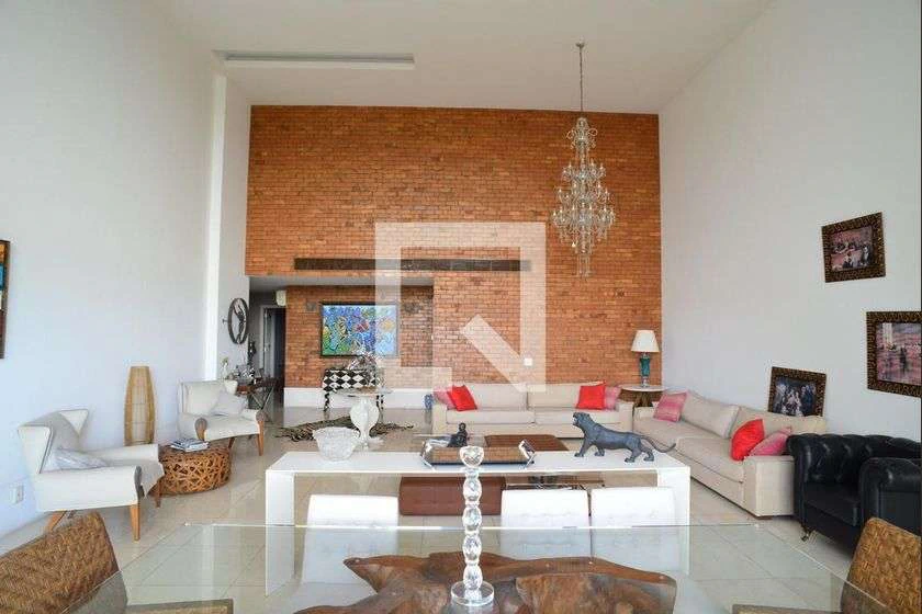 4-bedroom apartment with enclosed glass balcony — photo 14