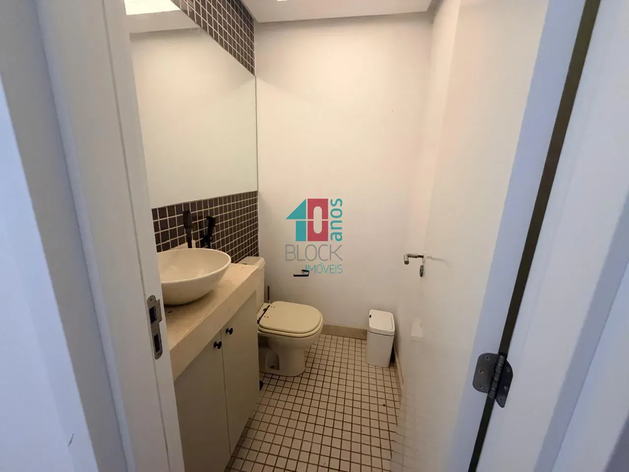 4-bedroom apartment with a washing machine — photo 2