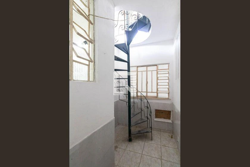 Rental house with 3 bedrooms and 300 m² of space — photo 36