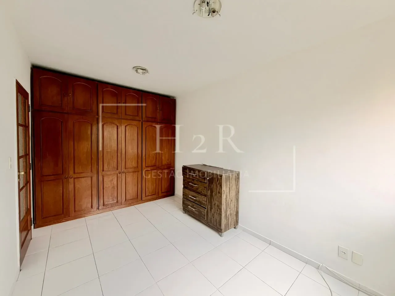 One-bedroom apartment with a mountain view in Rio de Janeiro — photo 3