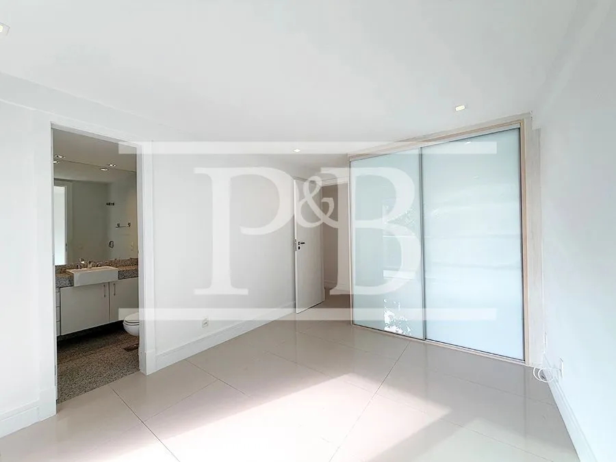 4-bedroom apartment, all with their own bathrooms, 289 m² — photo 14