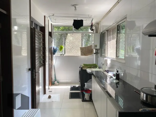 Apartment with a laundry area and 4 bedrooms — photo 34