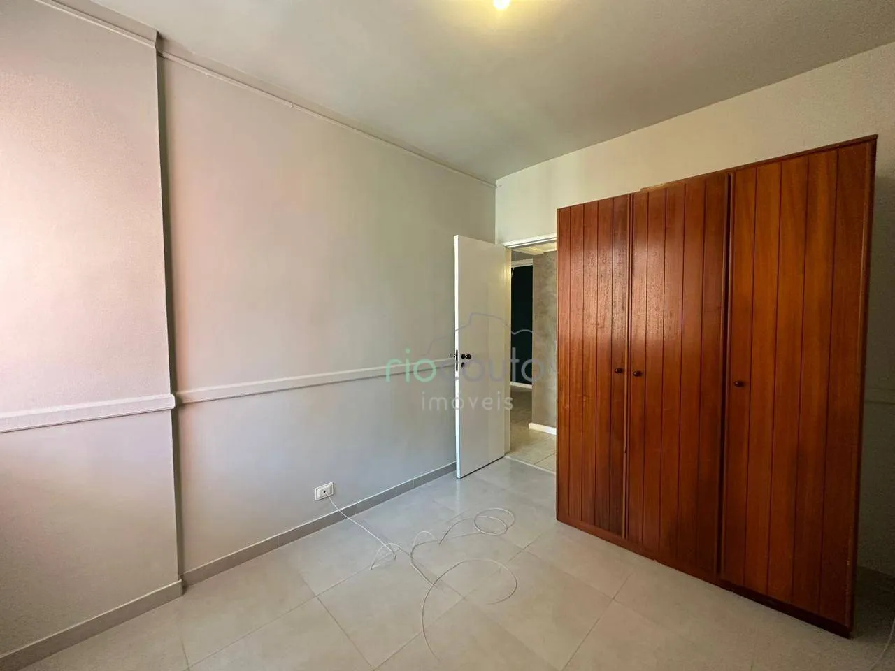 2-bedroom apartment with a suite and open views — photo 2