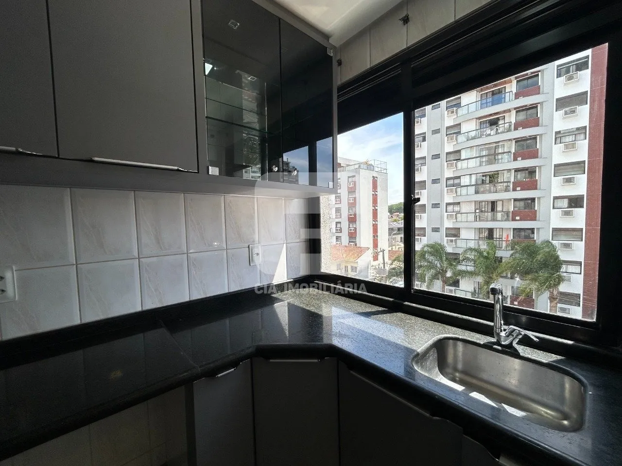 Furnished 3-bedroom apartment with 101 m² and balcony — photo 19