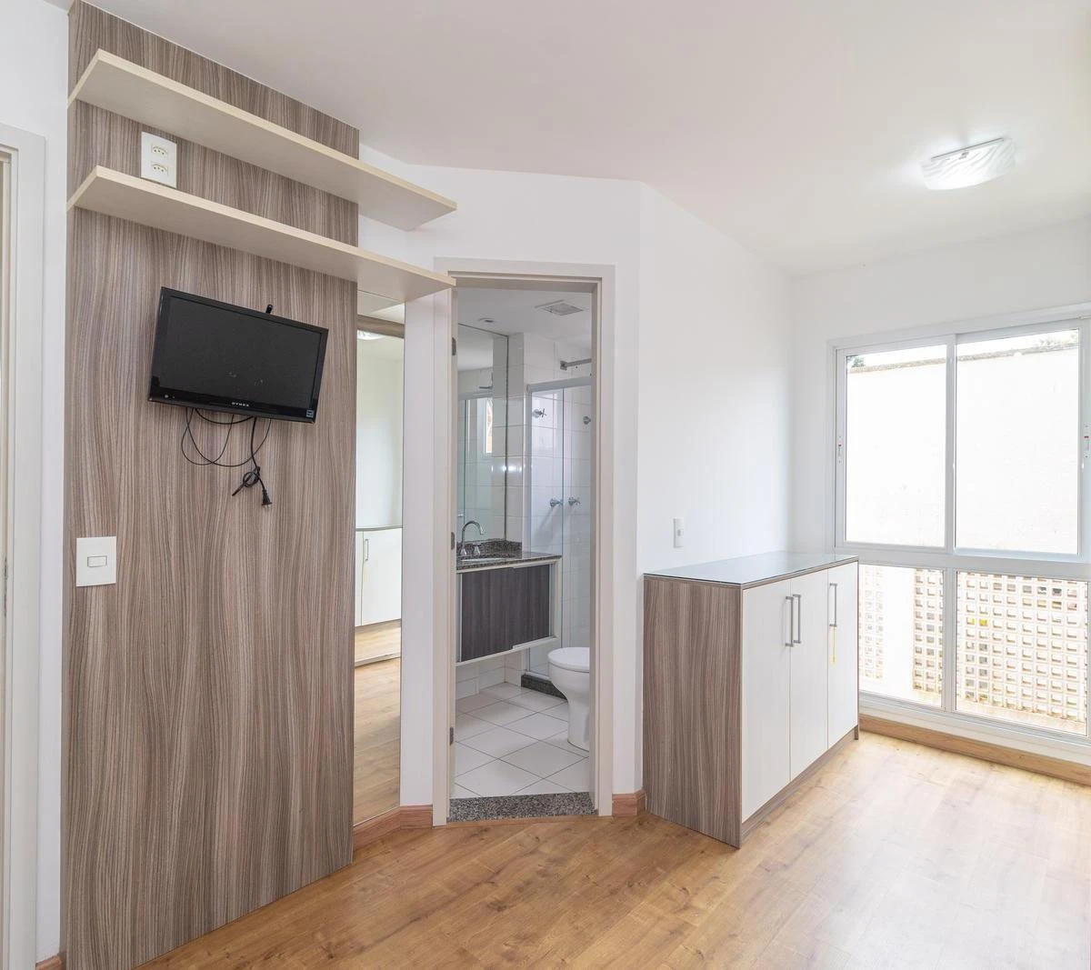 Квартира 71 м² з балконом із грилем та заскленим балконом — photo 30
