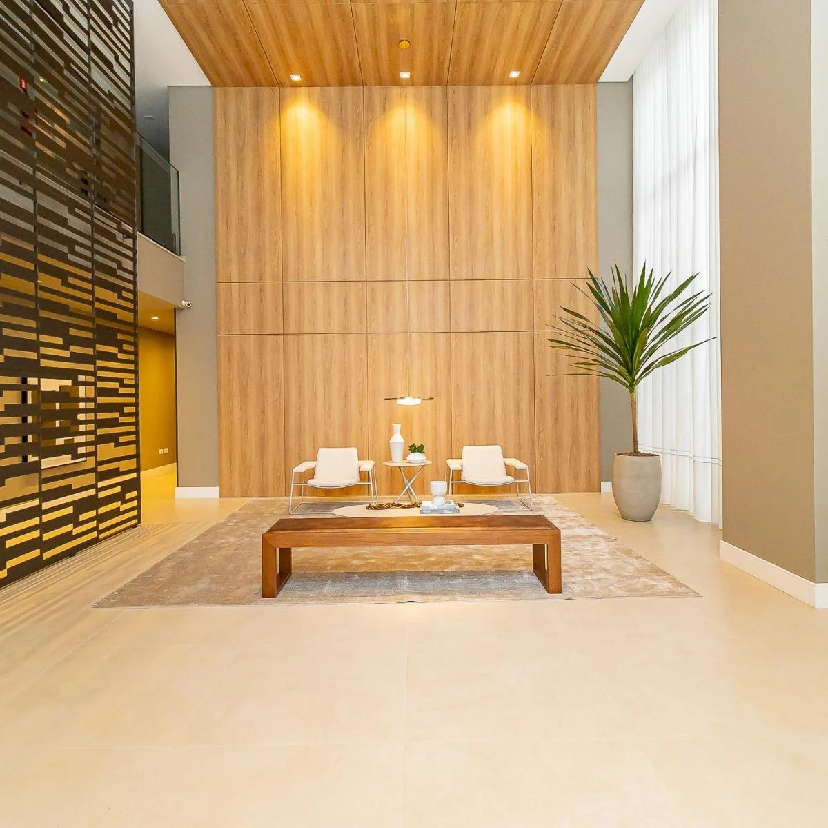 3-bedroom apartment with a grill on the balcony in Curitiba — photo 26