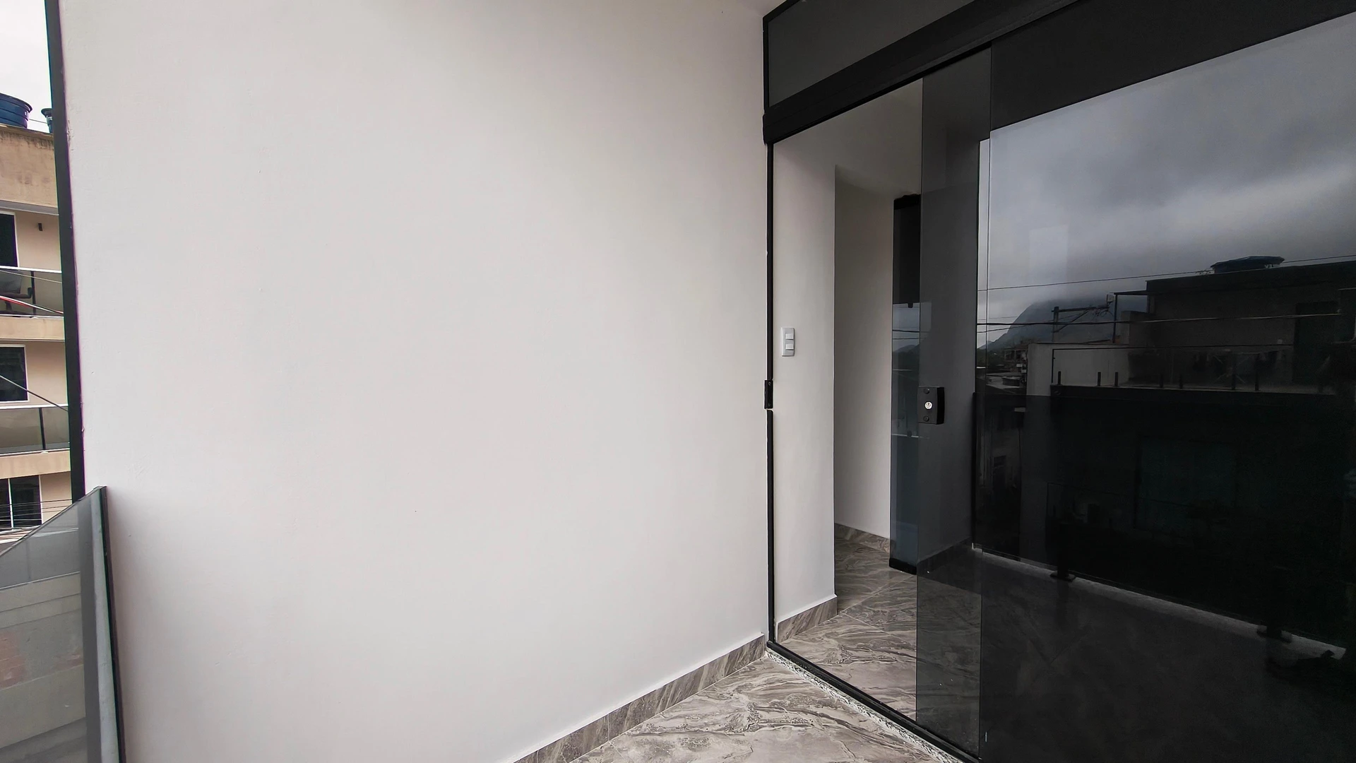 Unfurnished house with 3 bedrooms and 3 bathrooms — photo 37
