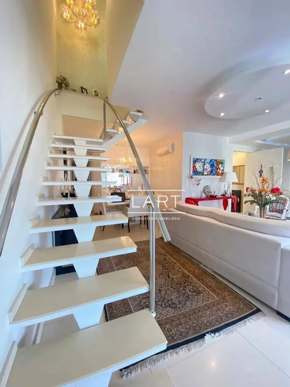 Apartamento com 4 dormitórios e 5 banheiros, 350 m² — photo 17