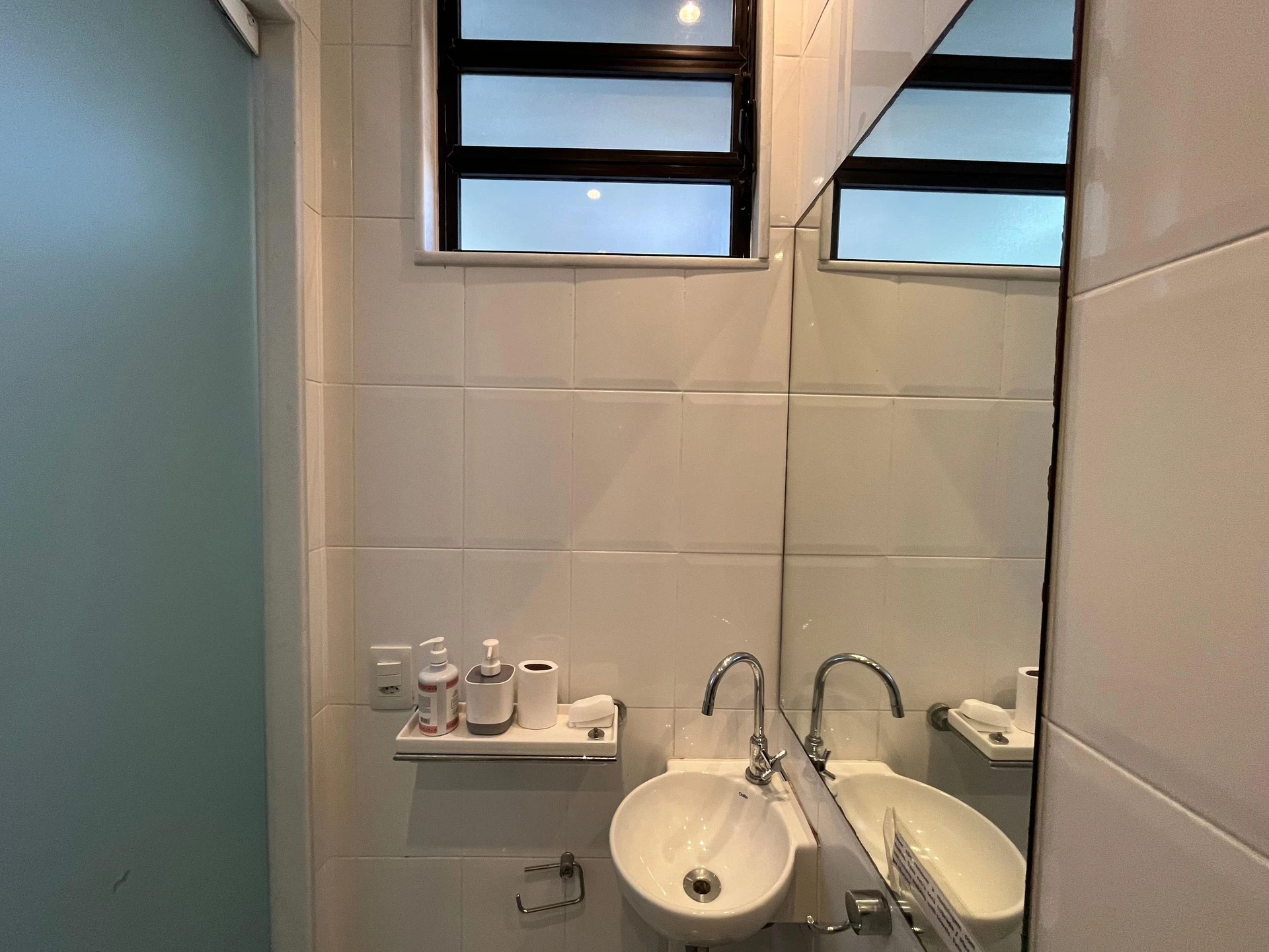 2-bedroom apartment with a glass-enclosed balcony — photo 29