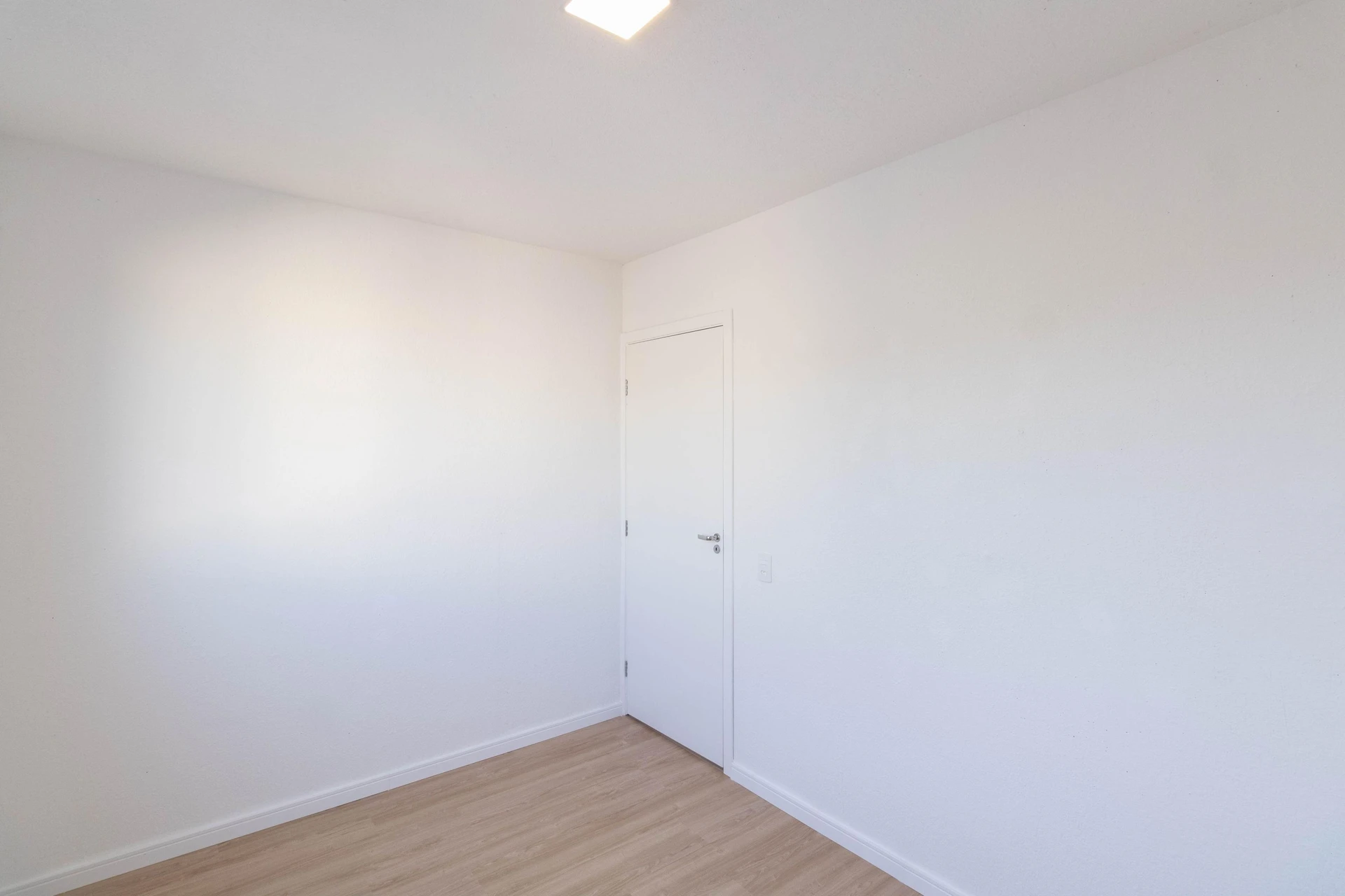 Apartamento sem mobília com 2 quartos e box de vidro — photo 22