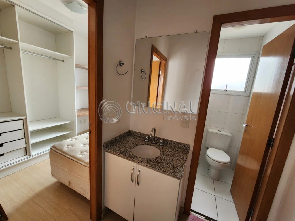 One-bedroom apartment in a building with an indoor pool — photo 13