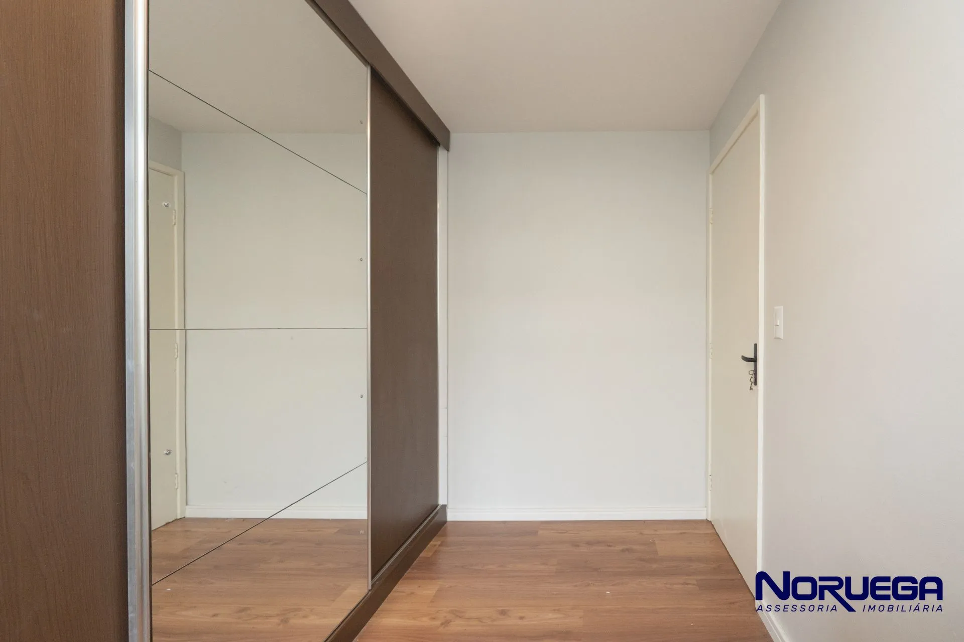 3-bedroom apartment with a washing machine in Curitiba — photo 4