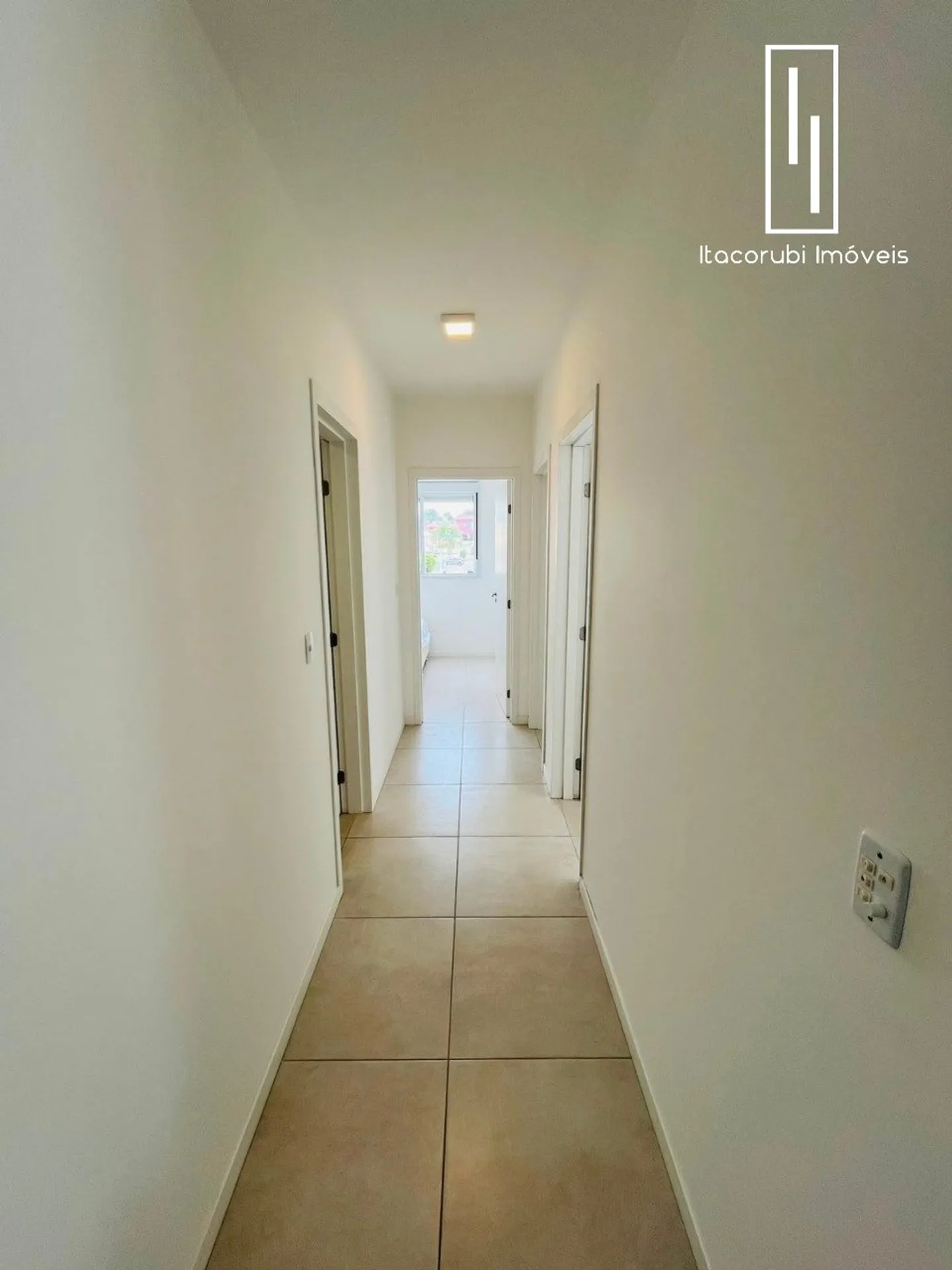 3-bedroom apartment with 2 parking spots and balcony — photo 22