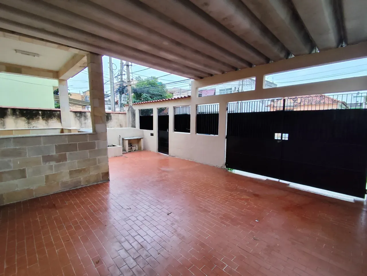 House with 3 bedrooms and 3 bathrooms, 1 parking spot — photo 28