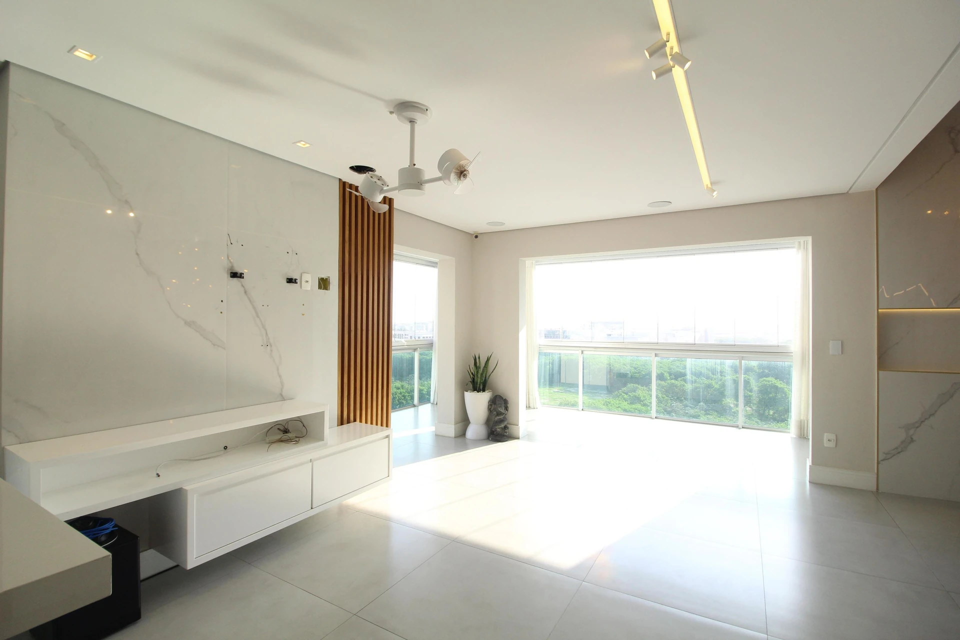 4-bedroom apartment in a building with a sauna — photo 4