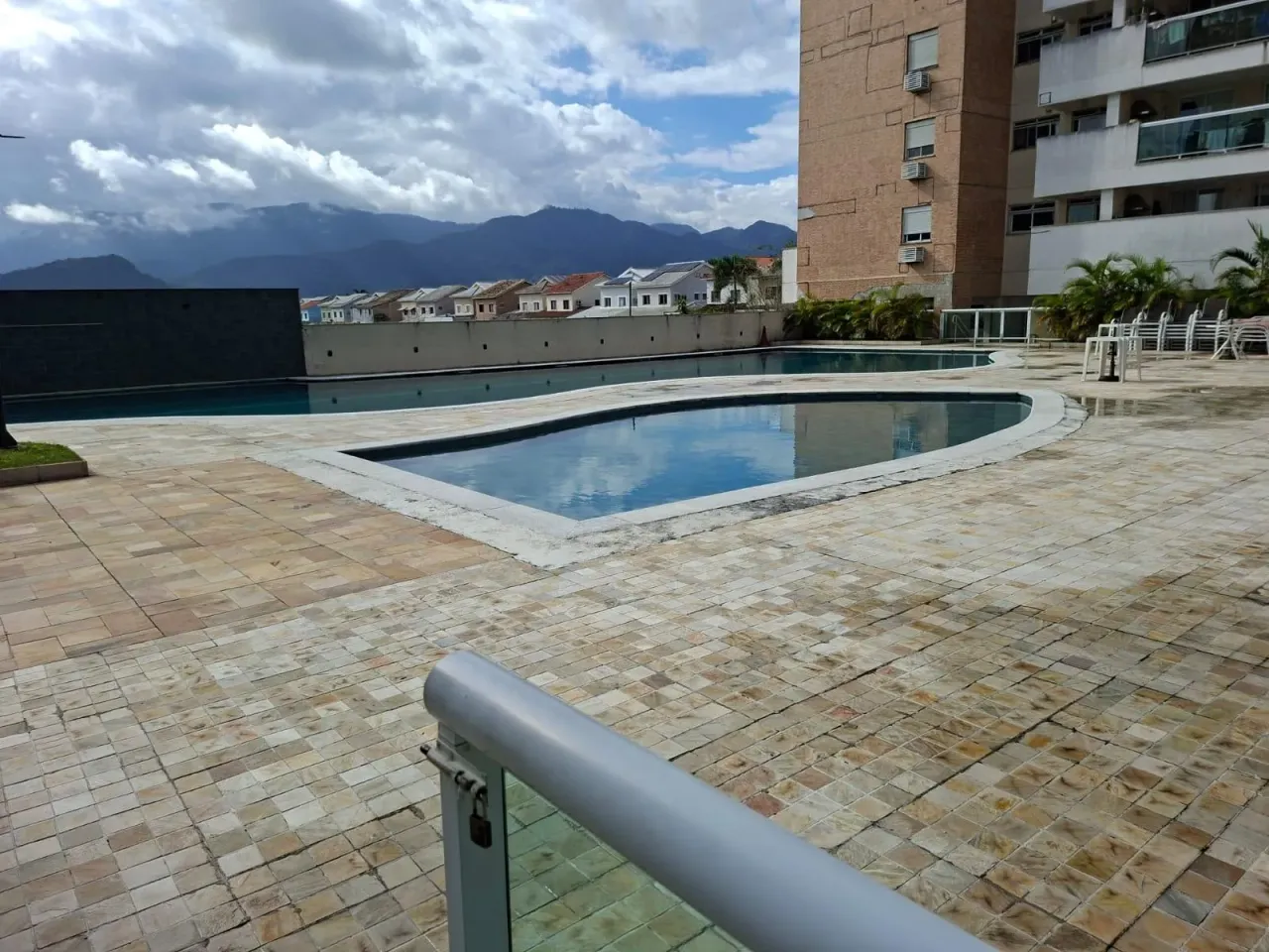 Apartamento sem mobília com 3 quartos e varanda — photo 10