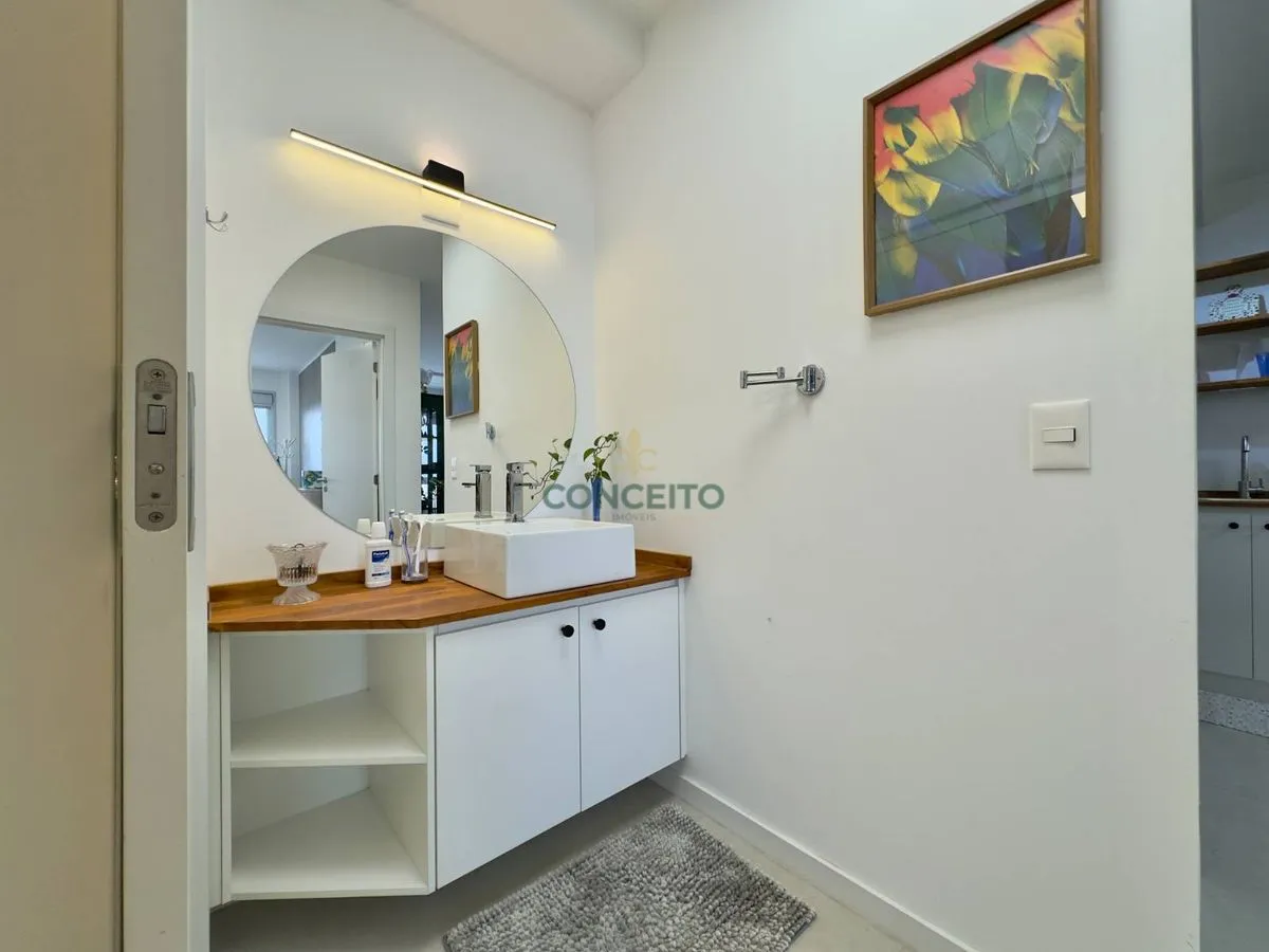 One-bedroom apartment with a washing machine — photo 27