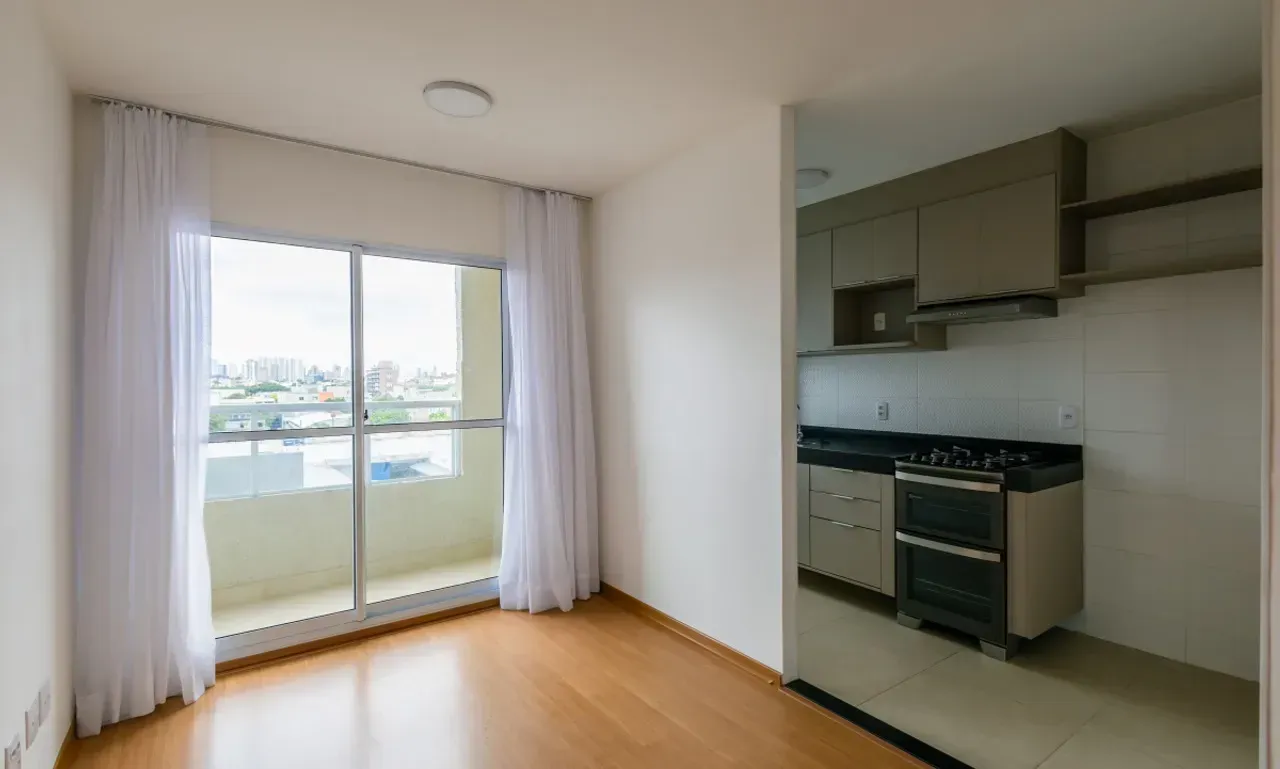 Apartamento com 2 quartos e varanda envidraçada — photo 2